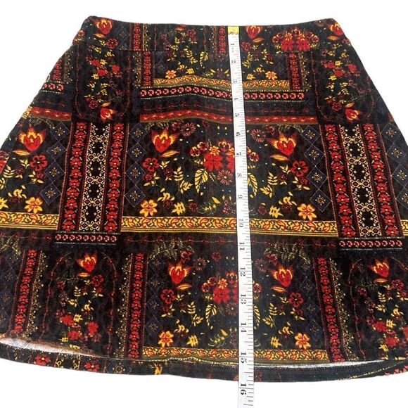 H&M Loves Coachella Boho Velour Retro Beatnik Style Floral Skirt Size 4 - Picture 8 of 10